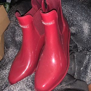 Good rain boots never worn
